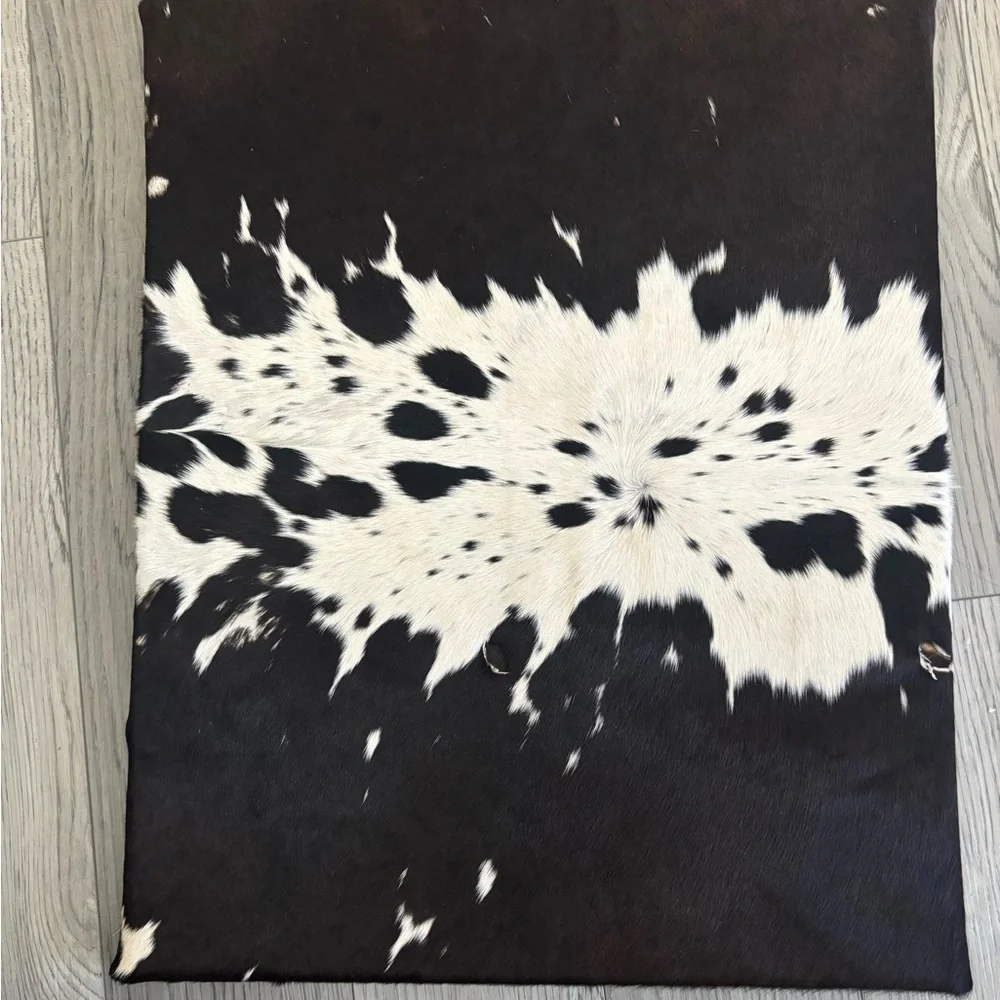 Artistic Black and Cream Wall Tapestry
